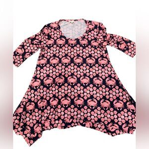 Simply Southern coastal look tunic.  Size: M.  Crabs and Shells!  Super cute!